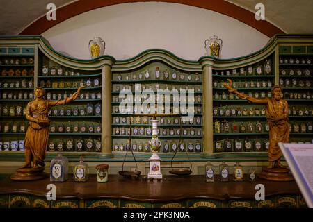 Deutsches Apothekenmuseum im Heidelberger Schloss, Heidelberg, Baden-Württemberg, Deutschland, Europa. Stockfoto
