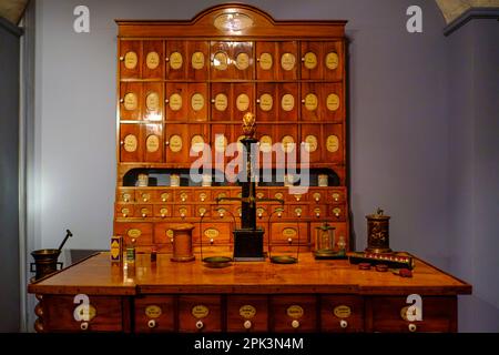 Deutsches Apothekenmuseum im Heidelberger Schloss, Heidelberg, Baden-Württemberg, Deutschland, Europa. Stockfoto