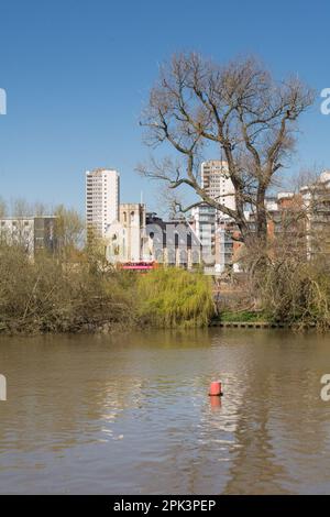 The Old Musical Museum and St Georges Church (alias St George-by-the-Gasholder) Kew Bridge Road, Brentford, Middlesex, England, Großbritannien Stockfoto