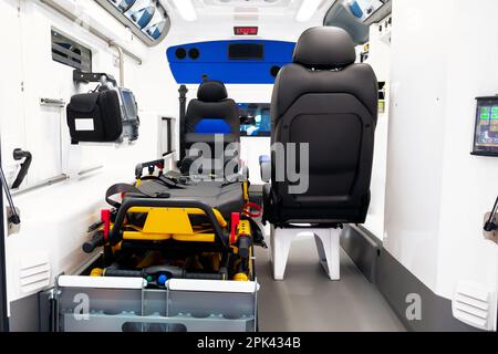 Not Trage in einem neuen geliefert EMS Krankenwagen. Stockfoto