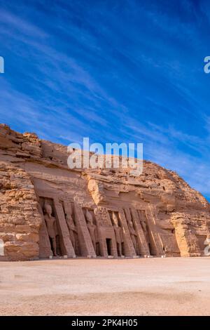 Der kleine Tempel in Abu Simbel, Ägypten, Nordostafrika Stockfoto