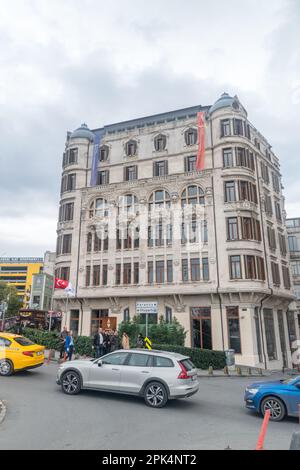 Istanbul, Türkei - 11. Dezember 2022: Istanbul Galata University Faculty of Arts and Social Sciences. Stockfoto
