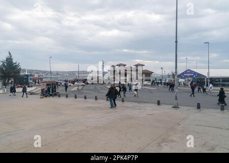 Istanbul, Türkei - 11. Dezember 2022: Platz in Besiktas. Stockfoto