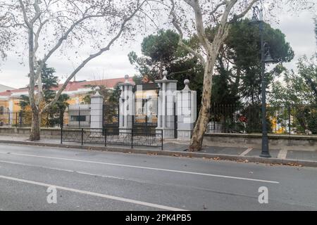 Istanbul, Türkei - 11. Dezember 2022: Galatasaray University (Galatasaray Universitesi). Stockfoto