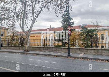 Istanbul, Türkei - 11. Dezember 2022: Türkische Universität Galatasaray. Stockfoto