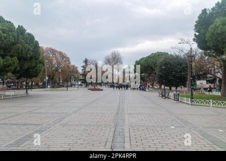 Istanbul, Türkei - 10. Dezember 2022: Sultanahmet Square. Stockfoto