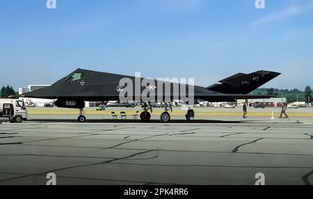 Lockheed F117 Nighthawk Tarnangriffsflugzeug am Flughafen Abbotsford BC Canada Stockfoto