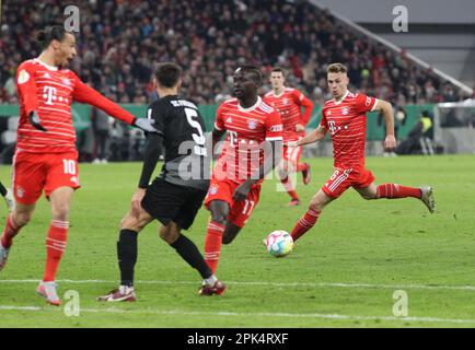 München, Deutschland 04. April 2023. MÜNCHEN, DEUTSCHLAND - 04. APRIL: 6 Joshua KIMMICH während des Viertelfinalspiels des DFB Cup zwischen dem FC Bayern München und dem SC Freiburg in der Allianz Arena am 04. April 2023 in München.DFB-Pokal - DFB Cup - Fußballspiel zwischen dem FC Bayern München und dem SC FREIBURG am 4 in München. 2023. April 1:2 – DFB Fussball (Foto und Copyright @ ATP images/Arthur THILL (THILL Arthur/ATP/SPP). Kredit: SPP Sport Press Photo. Alamy Live News Stockfoto