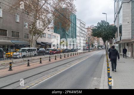 Istanbul, Türkei - 10. Dezember 2022: Blick auf die Straße in Istanbul. Stockfoto