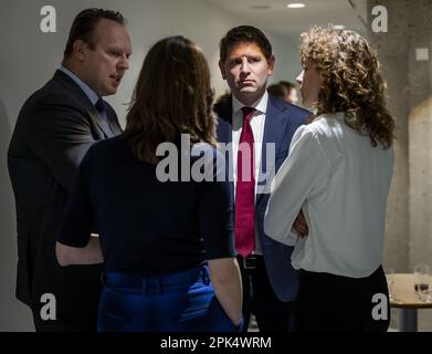 DEN HAAG - Pieter Heerma (CDA), Mirjam Bikker (ChristenUnie), Jan Paternotte (D66) und Sophie Hermans (VVD) während der Debatte im Repräsentantenhaus über die Ergebnisse der Wahlen zum Provinzrat. ANP SEM VAN DER WAL niederlande raus - belgien raus Stockfoto