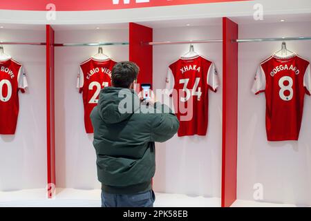 HIGHBURY, LONDON, ENGLAND - Stadiontouren das Fußballstadion Arsenal Emirates in London, Großbritannien Stockfoto