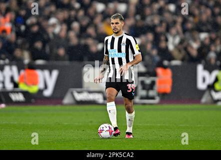 London, Großbritannien. 5. April 2023. Bruno Guimarães (Newcastle) beim Spiel West Ham gegen Newcastle Premier League im Londoner Stadion in Stratford. Kredit: MARTIN DALTON/Alamy Live News Stockfoto