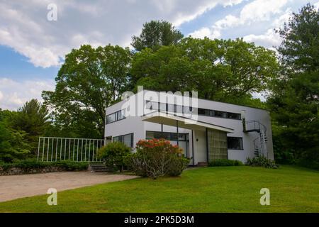 Das Gropius House wurde 1937 im Bauhaus-Stil erbaut und vom modernistischen Architekten Walter Gropius an der Baker Bridge Road 68 in Lincoln, Massachu, entworfen Stockfoto