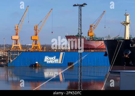 Lloyd Werft, Trockendock, Frachter Atlantic Journey, Werft im Überseehafen Bremerhaven, Bremen, Deutschland Stockfoto