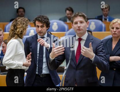 DEN HAAG - Sophie Hermans (VVD), Jesse Klaver (GroenLinks), Jan Paternotte (D66) und Attje Kuiken (PvdA) während der Aussprache im Repräsentantenhaus über die Ergebnisse der Wahlen zum Provinzrat. ANP SEM VAN DER WAL niederlande raus - belgien raus Stockfoto