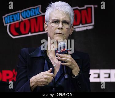 Jamie Lee Curtis wird 2022 von Drew Barrymore interviewt, weil Halloween auf der New York Comic Con endet Stockfoto