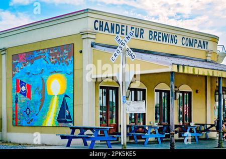 Die Chandeleur Island Brewing Company wird am 2. April 2023 in Gulfport, Mississippi, abgebildet. Die Mikrobrauerei wurde 2013 gegründet. Stockfoto