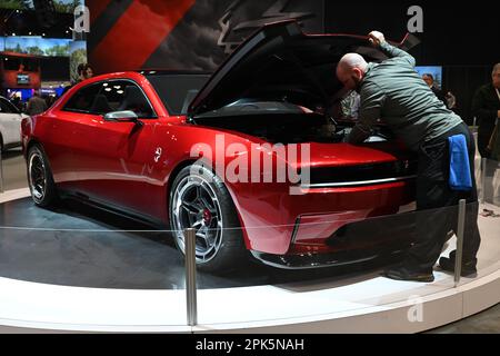 Das Dodge Charger Daytona SRT-Konzept wird auf der New York International Auto Show (NYIAS) 2023 im Javits Center am 5. April 2023 in New ausgestellt Stockfoto