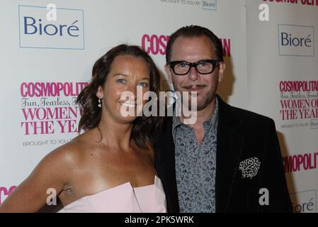 Layne Beachley und Kirk Pengilly die „Fun Fearless Female Awards“, die in der Art Gallery of New South Wales stattfinden und die Leistungen von Frauen aus allen Gesellschaftsschichten feiern. Sydney, Australien - 29.09.09 Stockfoto