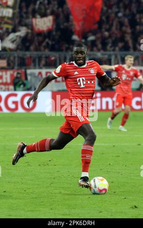 München, Deutschland 04. April 2023. MÜNCHEN, DEUTSCHLAND - 04. APRIL: 2 Dayot UPAMECANO während des Viertelfinalspiels des DFB Cup zwischen dem FC Bayern Muenchen und dem SC Freiburg in der Allianz Arena am 04. April 2023 in München.DFB-Pokal - DFB Cup - Fußballspiel zwischen dem FC Bayern Muenchen und dem SC FREIBURG in München am 4. 2023. April 1:2 – DFB Fussball (Foto und Copyright @ ATP images/Arthur THILL (THILL Arthur/ATP/SPP). Kredit: SPP Sport Press Photo. Alamy Live News Stockfoto