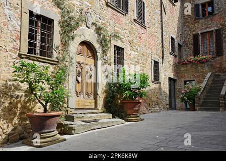 Gasse, historische Gebäude, Altstadt, Volpaia, Radda in Chianti, Provinz Siena, Toskana, Italien Stockfoto