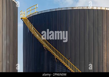 River Rouge, Michigan, Öllagertanks bei Shell Oil Products Stockfoto