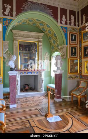 Villa Hamilton auf Stein Island, Blick auf den Innenhof, Woerlitzer Park, UNESCO-Weltkulturerbe-Gartenreich Dessau-Woerlitz, Dessau-Rosslau Stockfoto