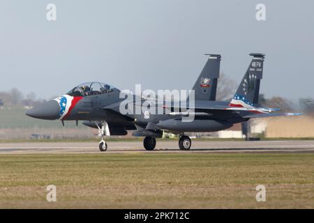 Die Liberty F-15E Strike Eagles startet vom RAF Lakenheath in Suffolk, 3. April 2023 Stockfoto