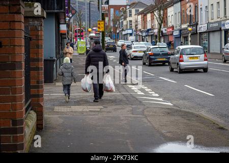 Shankill Road in Belfast, County Antrim, Nordirland, Großbritannien Stockfoto