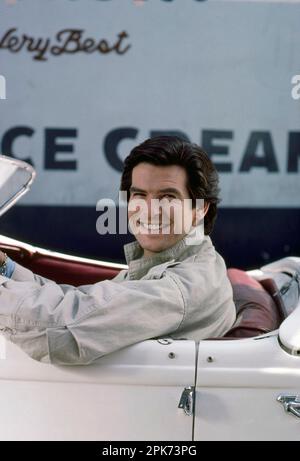 PIERCE BROSNAN in REMINGTON STEELE (1982), Regie: DON WEIS und SEYMOUR ROBBIE. Kredit: MTM ENTERPRISES/Album Stockfoto