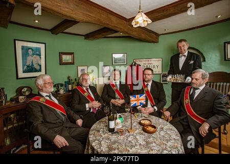 Mitglieder der Abteilung "Freunde der britischen Königsfamilie - Deutschland" in Nettetal, der Club bereitet sich auf die Feier von König Karl III. In Deutschland vor Stockfoto