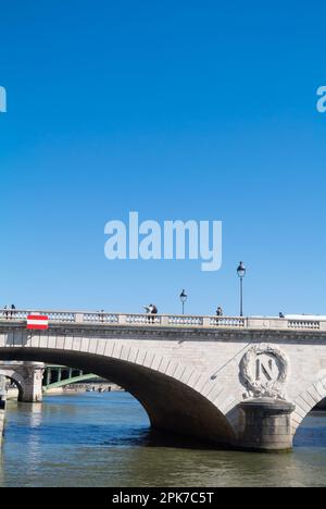 Paris, Frankreich, Eine Landschaft mit pont au Change, eine der Brücken auf der seine. Stockfoto