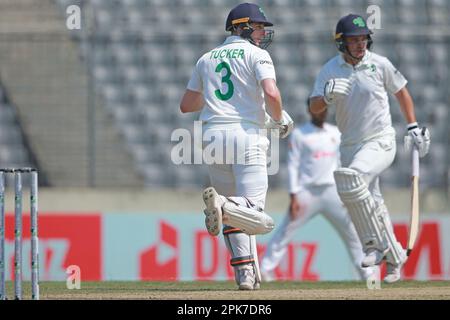 DAndrew McBrine und Lorcan Tucker am dritten Tag des alleinigen Testspiels zwischen Bangladesch und Irland im Sher-e-Bangla National Cricket Stadi Stockfoto