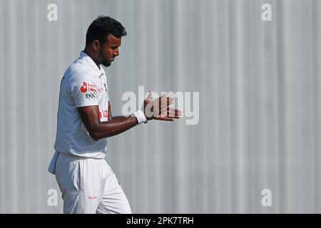 Ebadot Hossain feiert nach dem Lorcan Tucker (Unseen) Wicket am dritten Tag des alleinigen Testspiels zwischen Bangladesch und Irland in Sher Stockfoto