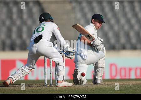 Andrew McBrine schlägt am dritten Tag des alleinigen Testspiels zwischen Bangladesch und Irland im Sher-e-Bangla National Cricket Stadium, Mirpur, DHA Stockfoto