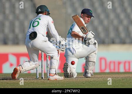 Andrew McBrine schlägt am dritten Tag des alleinigen Testspiels zwischen Bangladesch und Irland im Sher-e-Bangla National Cricket Stadium, Mirpur, DHA Stockfoto