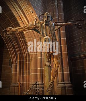 Empört über Christus von Charles Lutyens, Kreuzigung Anglican Cathedral Interior, St James Mt, St James Road, Liverpool , Merseyside, England, UK, L1 7AZ Stockfoto