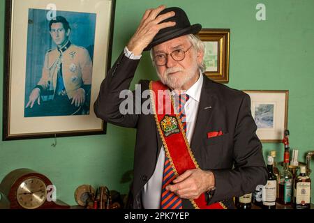 Mitglied der Abteilung Freunde der britischen Königsfamilie in Nettetal , der Verein bereitet sich auf die Feier von König Karl III. In Deutschland vor Stockfoto