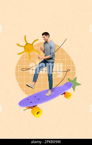 Vertikales Collage-Bild eines positiven Mini-Mannes, genieße das Fahren mit großem Skateboard, Plastiksternsonne, isoliert auf beigem Hintergrund Stockfoto