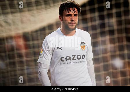 Nico Gonzalez (Valencia CF, Nr. 17) schaut beim LaLiga Santander Match zwischen Valencia CF und Rayo Vallecano am 03. April 20 im Mestalla Stadium zu Stockfoto