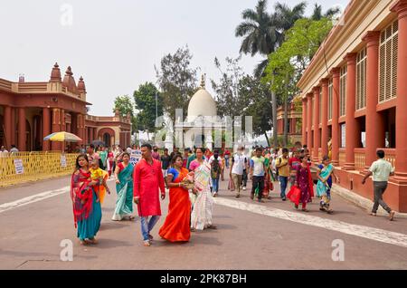 Dakshineswar Kali Tempel, Kalkutta, Indien. Der Dakshineswar Kali-Tempel ist ein Hindu-Navaratna-Tempel in Dakshineswar, Kalkutta, Westbengalen, Indien. Stockfoto