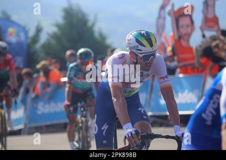 Amasa-Villabona, Euskadi, Spanien. 5. April 2023. Amasa-Villabona, Spanien, 05. April 2023: DirectEnergie Rider Steff Cras erreicht die Ziellinie während der 3. Etappe des Baskenlandes Itzulia 2023 zwischen Errenteria und Amasa-Villabona am 05. April 2023 in Amasa-Villabona, Spanien. (Kreditbild: © Alberto Brevers/Pacific Press via ZUMA Press Wire) NUR ZUR REDAKTIONELLEN VERWENDUNG! Nicht für den kommerziellen GEBRAUCH! Stockfoto