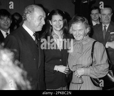 Schwedische KÖNIGIN SILVIA und der englische Herzog von Kent Edward und Katherine während der Olympischen Spiele am Lake Placid Stockfoto