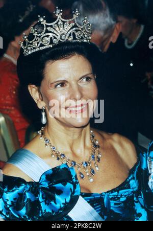 KÖNIGIN SILVIA von Schweden in Gala bei Nobel-Bankett Stockfoto