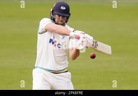 Dawid Malan in Yorkshire am ersten Tag des Spiels der LV= Insurance County Championship Division Two im Headingley Stadium, Yorkshire. Foto: Donnerstag, 6. April 2023. Stockfoto