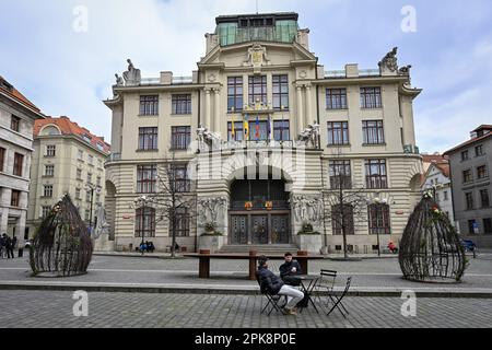 Das neue Rathaus in Prag, Tschechische Republik, am 5. April 2023. Das Gebäude ist Sitz des Prager Bürgermeisters, des Prager Stadtrats und der Prager Gemeinde. (C Stockfoto