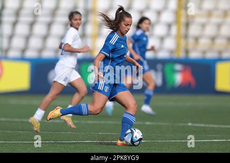 Vercelli, Italien, 5. April 2023. Jasmine Mounecif von Italien während des UEFA-Meisterschaftsspiels U19 im Stadio Silvio Piola, Vercelli. Der Bildausdruck sollte lauten: Jonathan Moscrop/Sportimage Stockfoto