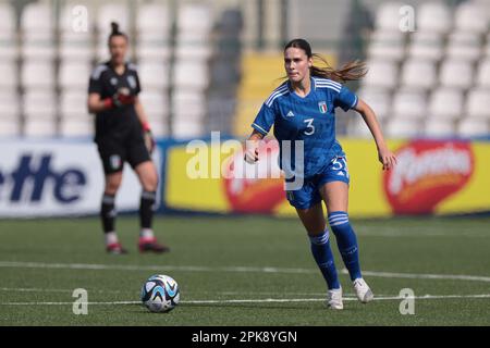 Vercelli, Italien, 5. April 2023. Giulia Trevisan von Italien während des UEFA-Meisterschaftsspiels U19 im Stadio Silvio Piola, Vercelli. Der Bildausdruck sollte lauten: Jonathan Moscrop/Sportimage Stockfoto