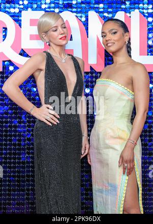 Lily Allen, Sängerin und Schauspielerin, und Schauspielerin Freema Agyeman auf der Traumland-Premiere, Nahaufnahme, London, England Stockfoto