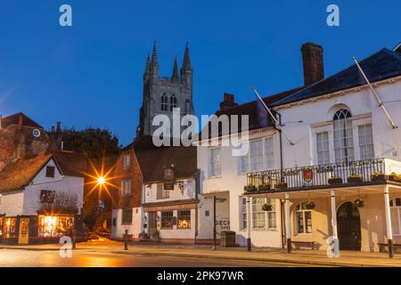 England, Kent, Tenterden, die High Street und St. Mildred's Church Stockfoto